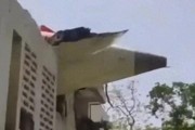玉溪印度一波音787客机坠毁机上242人、地面5名学生遇难！我驻印度使馆：机上无中国籍乘客